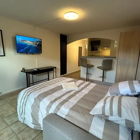 Apartamento Nimois Bien Equipe Avec Parking *
